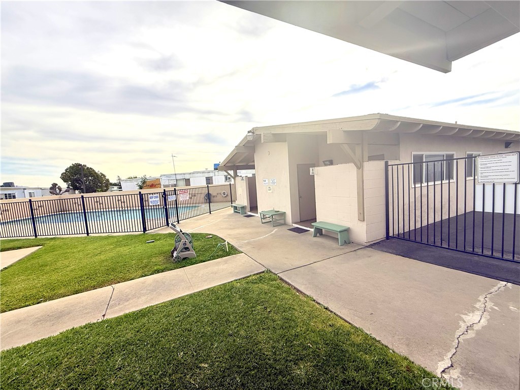 185 North Eucalyptus Avenue, Unit 53 Rialto, CA 92376 - Photo 31 of 38 a view of a backyard