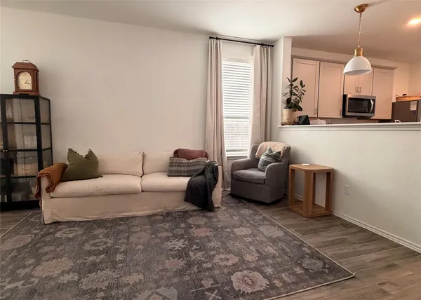 $2,200 | 112 Bennington Drive, Liberty Hill, TX 78642