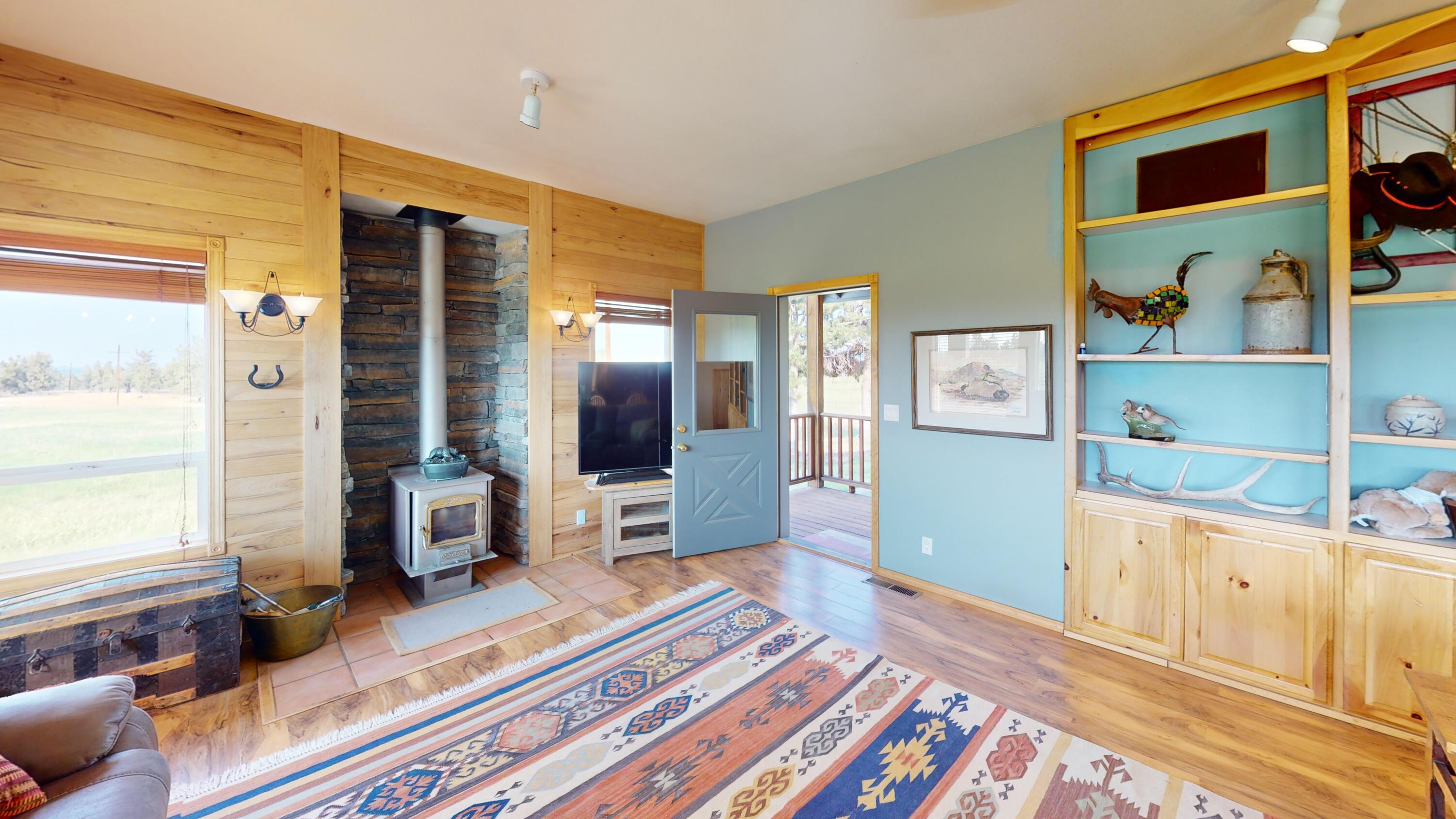 63850 Johnson Road Bend, OR 97703 - Photo 33 of 49 Great Room