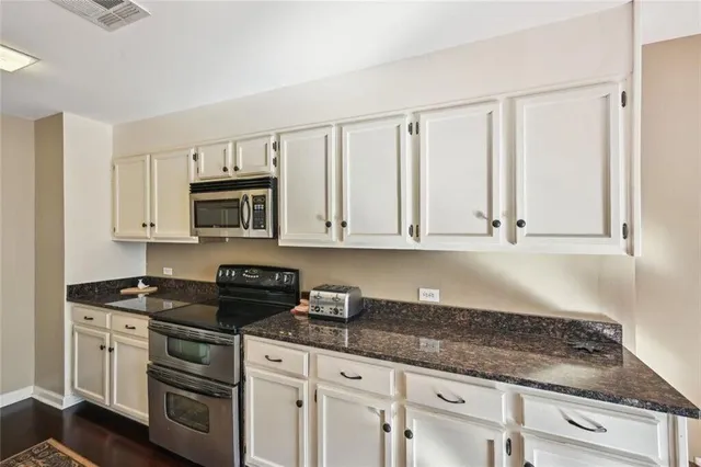 $425,000 | 145 15th Street Northeast, Unit 204, Atlanta, GA 30361