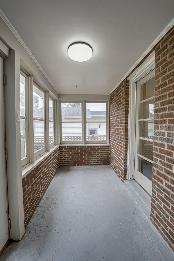 219 Spring Avenue Naperville, IL 60540 - Photo 34 of 41 Gallery Image 34
