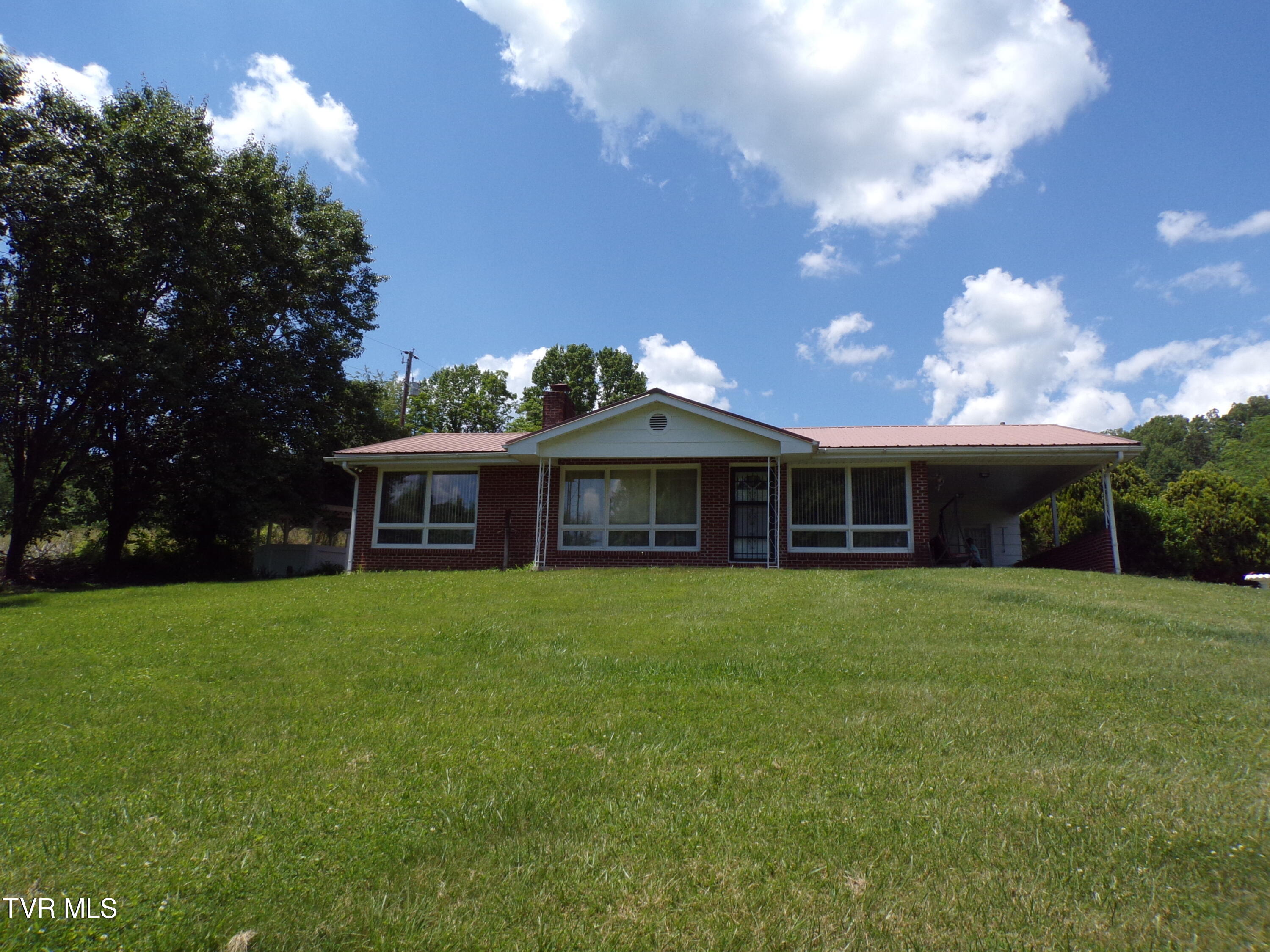 133 Cloud High Road Duffield, VA 24244 - Photo 1 of 32 133 CLOUD HIGH