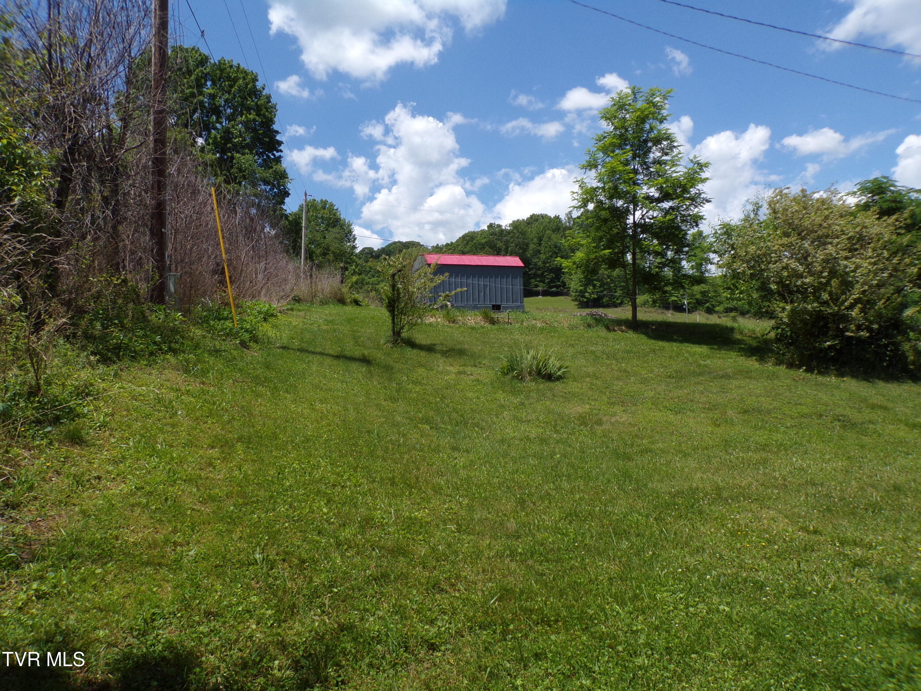 133 Cloud High Road Duffield, VA 24244 - Photo 6 of 32 100_0394