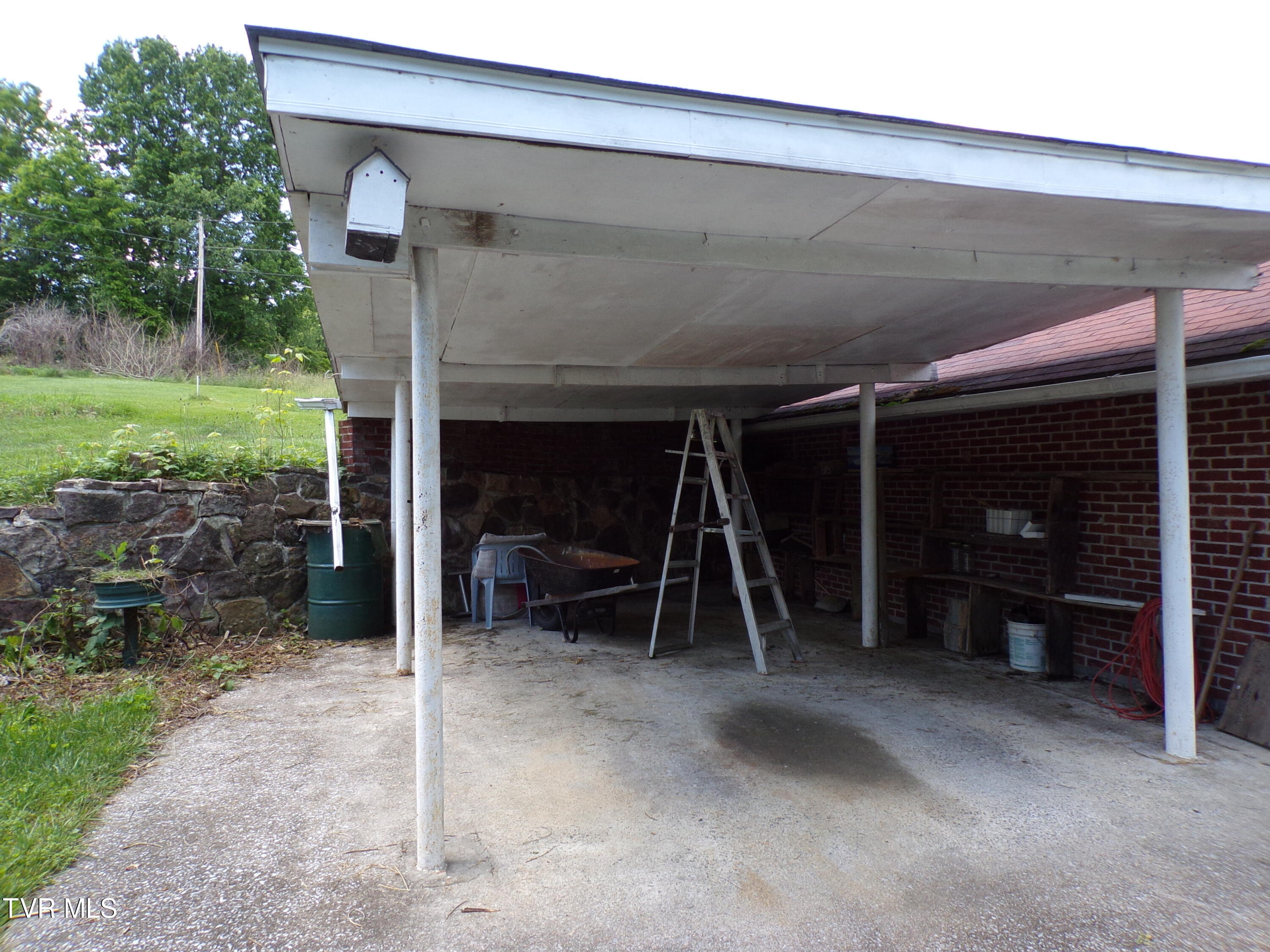 133 Cloud High Road Duffield, VA 24244 - Photo 9 of 32 2nd carport