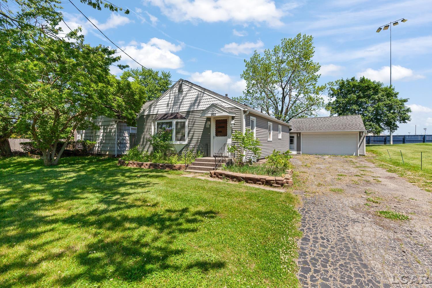 922 Addison Street Adrian, MI 49221 - Photo 23 of 33