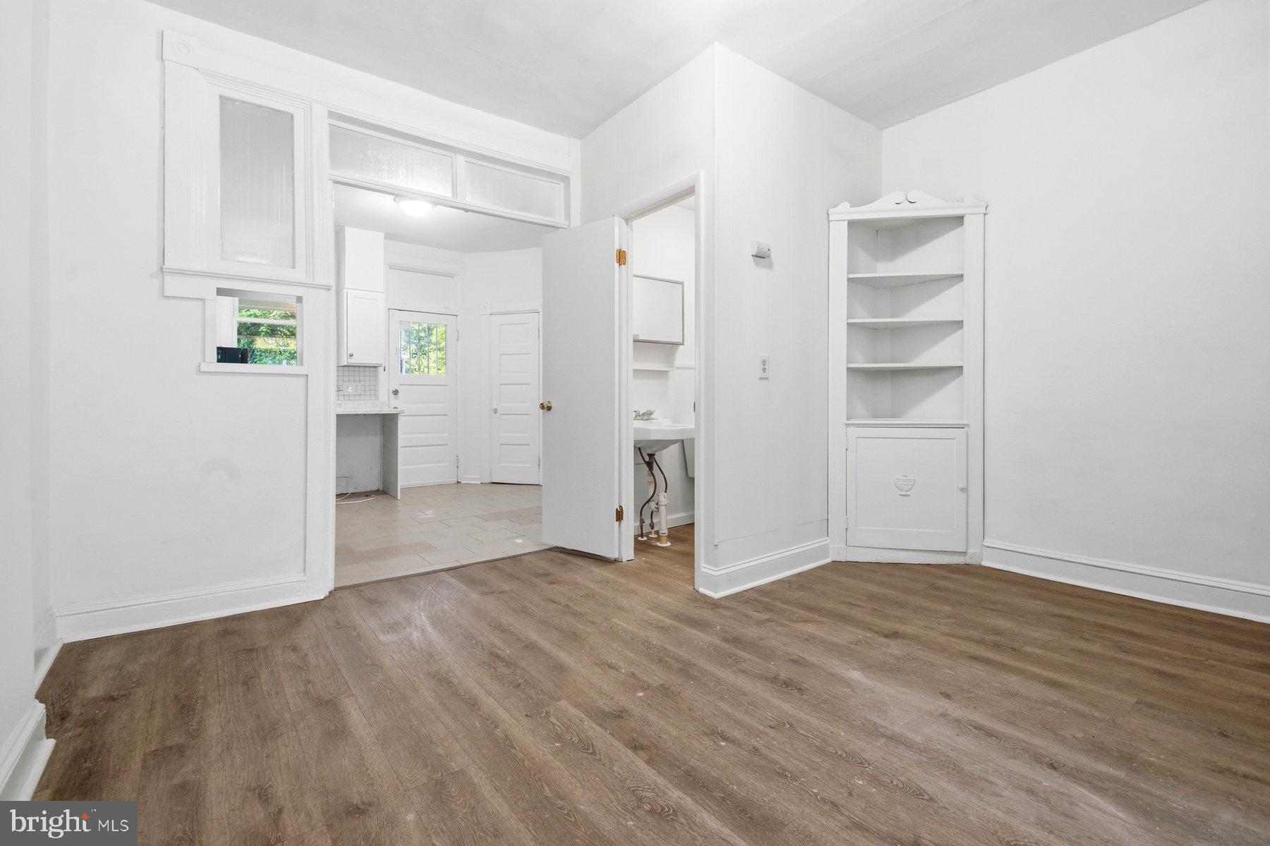 130 Collins Avenue Baltimore, MD 21229 - Photo 10 of 29