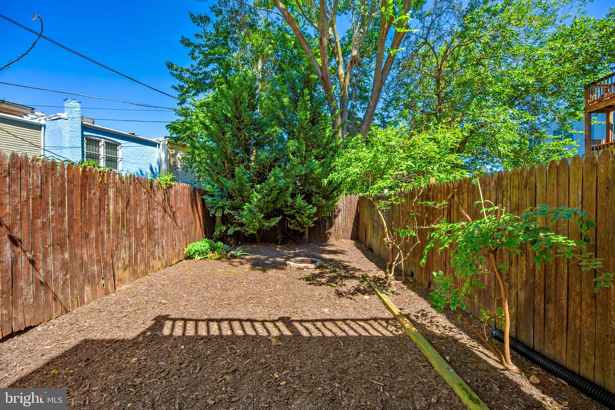 914 15th Street Southeast Washington, DC 20003 - Photo 31 of 37 a view of a backyard