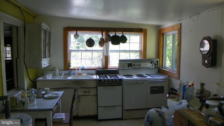 3370 Whiting Road Marshall, VA 20115 - Photo 16 of 17 Kitchen