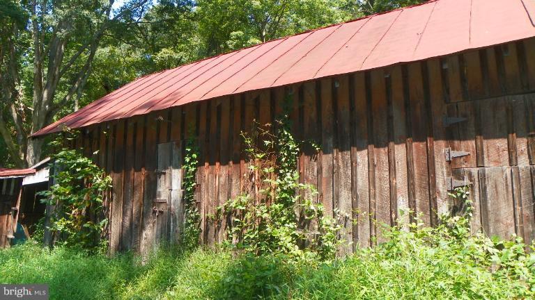 3370 Whiting Road Marshall, VA 20115 - Photo 10 of 17 Barn