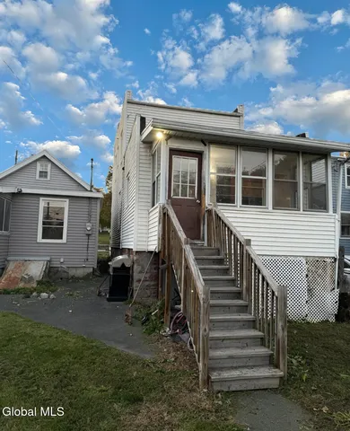 $199,900 | 269 Broadway, Menands, NY 12204