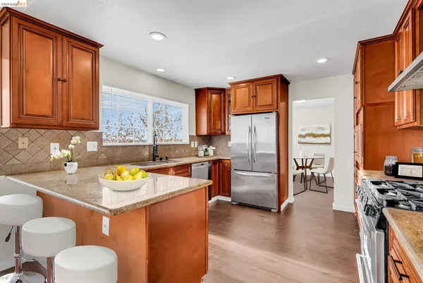 $4,095 | 410 Highland Court, Concord, CA 94520