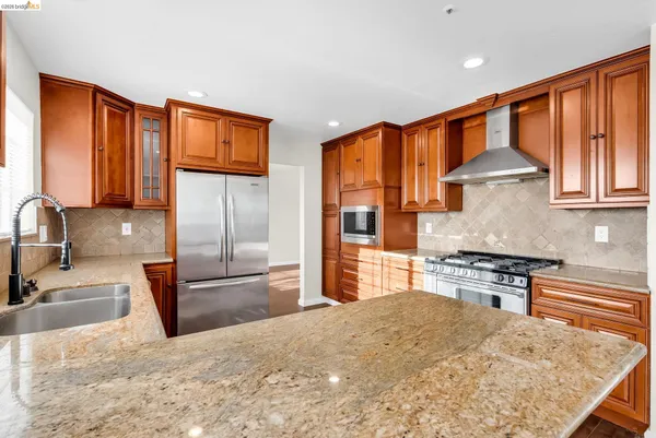 $4,095 | 410 Highland Court, Concord, CA 94520