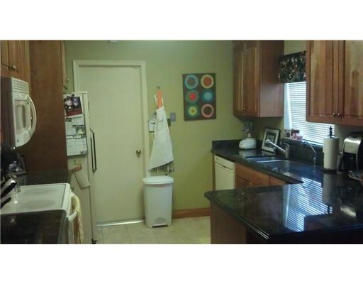 8852 Southwest 18th Road Boca Raton, FL 33433 - Photo 4 of 8 Additional Photo
