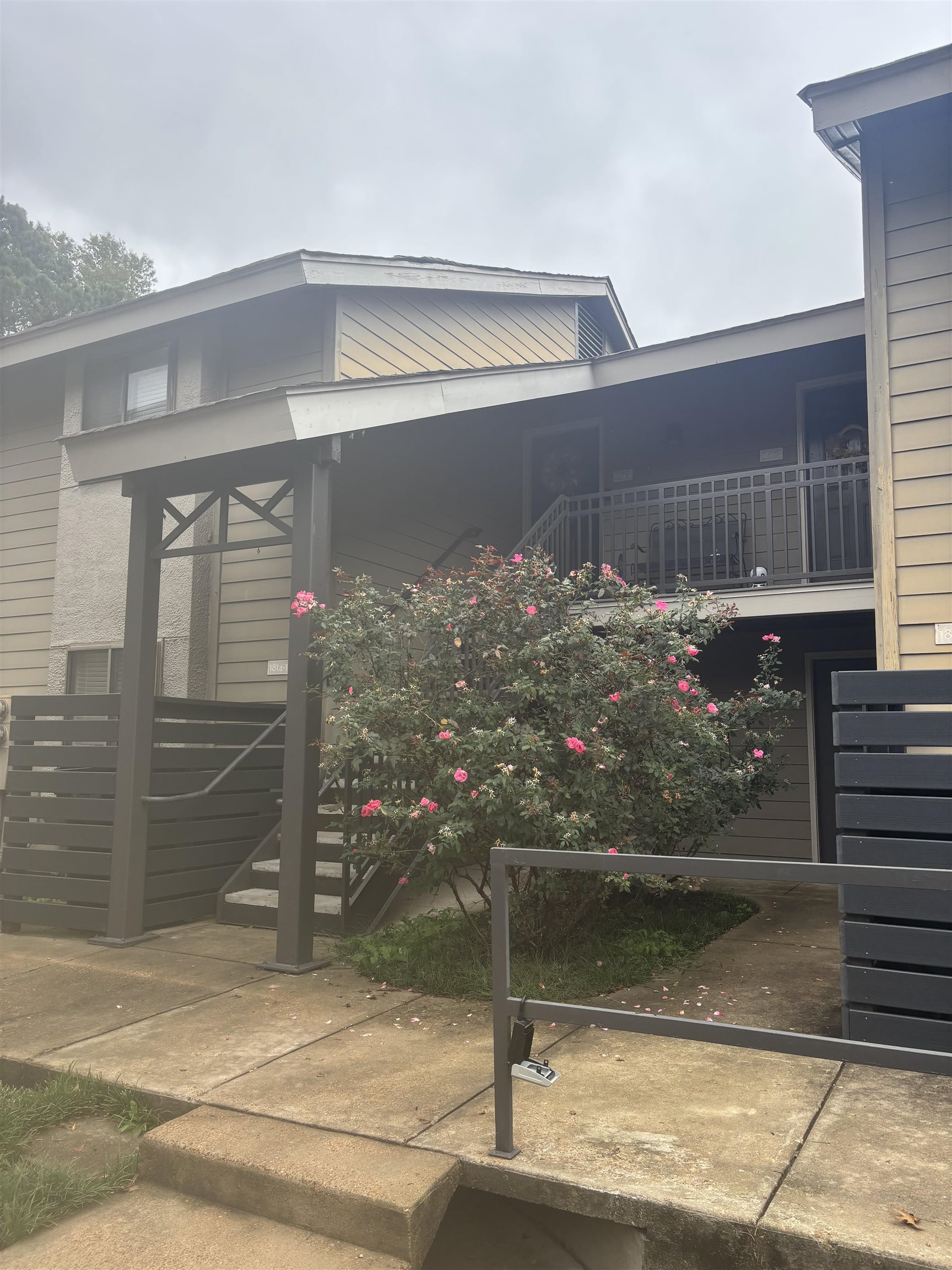 1814 Birch Post Cove, Unit 1 Germantown, TN 38138 - Photo 12 of 15 a view of backyard