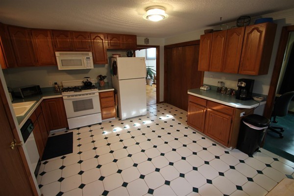 33 Canobieola Road Methuen, MA 01844 - Photo 8 of 18 Gallery Image 8