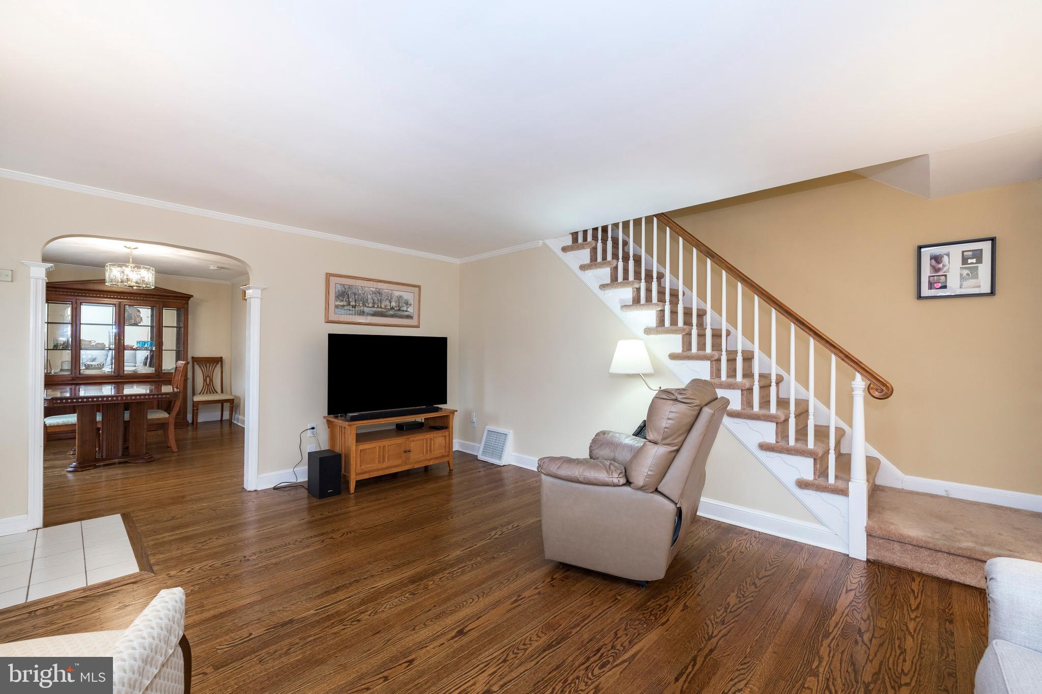 403 Avondale Road Havertown, PA 19083 - Photo 13 of 34 Livingroom