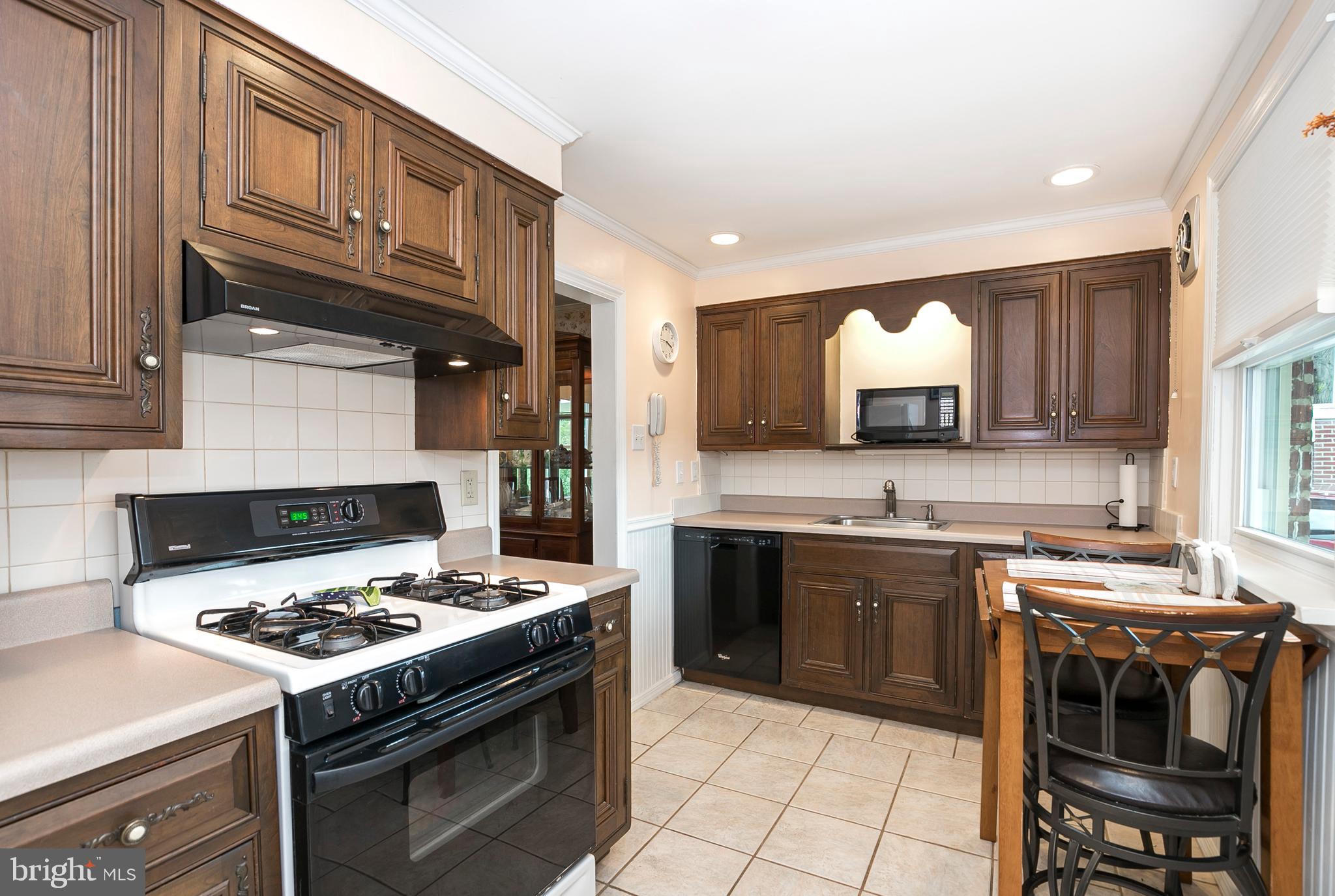 403 Avondale Road Havertown, PA 19083 - Photo 21 of 34 Kitchen