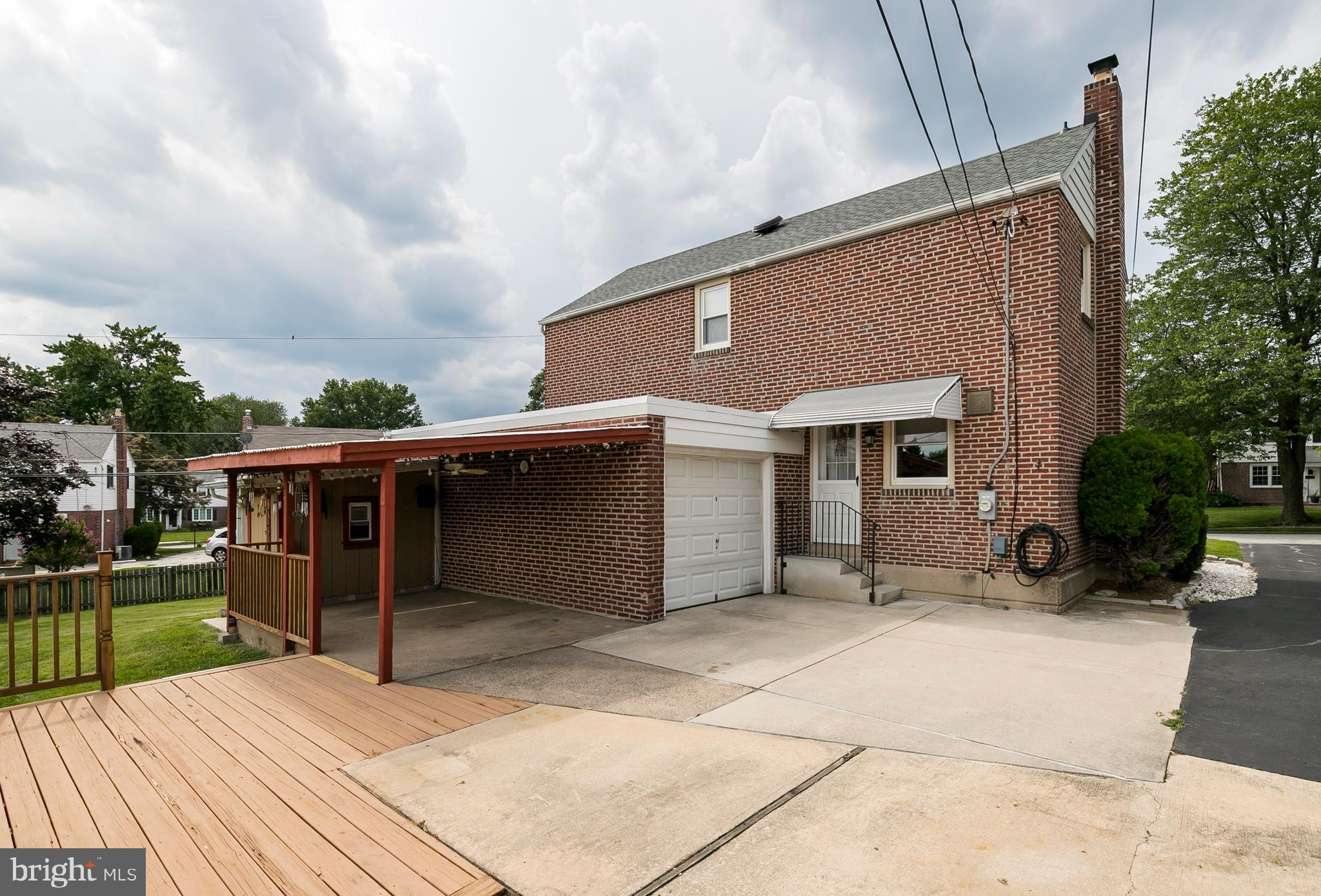403 Avondale Road Havertown, PA 19083 - Photo 7 of 34 Covered Patio, Attached Garage