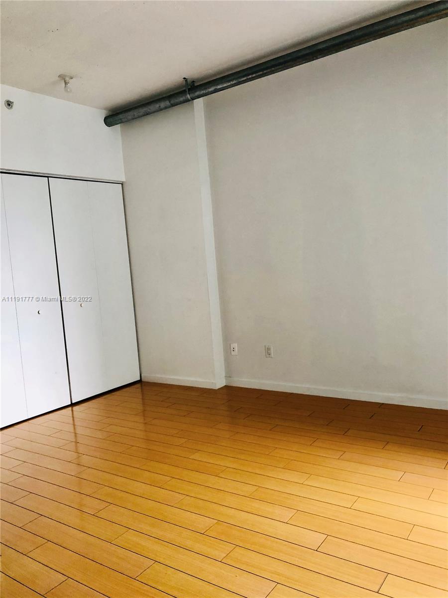 690 Southwest 1st Court, Unit 2926 Miami, FL 33130 - Photo 15 of 26 a view of an empty room