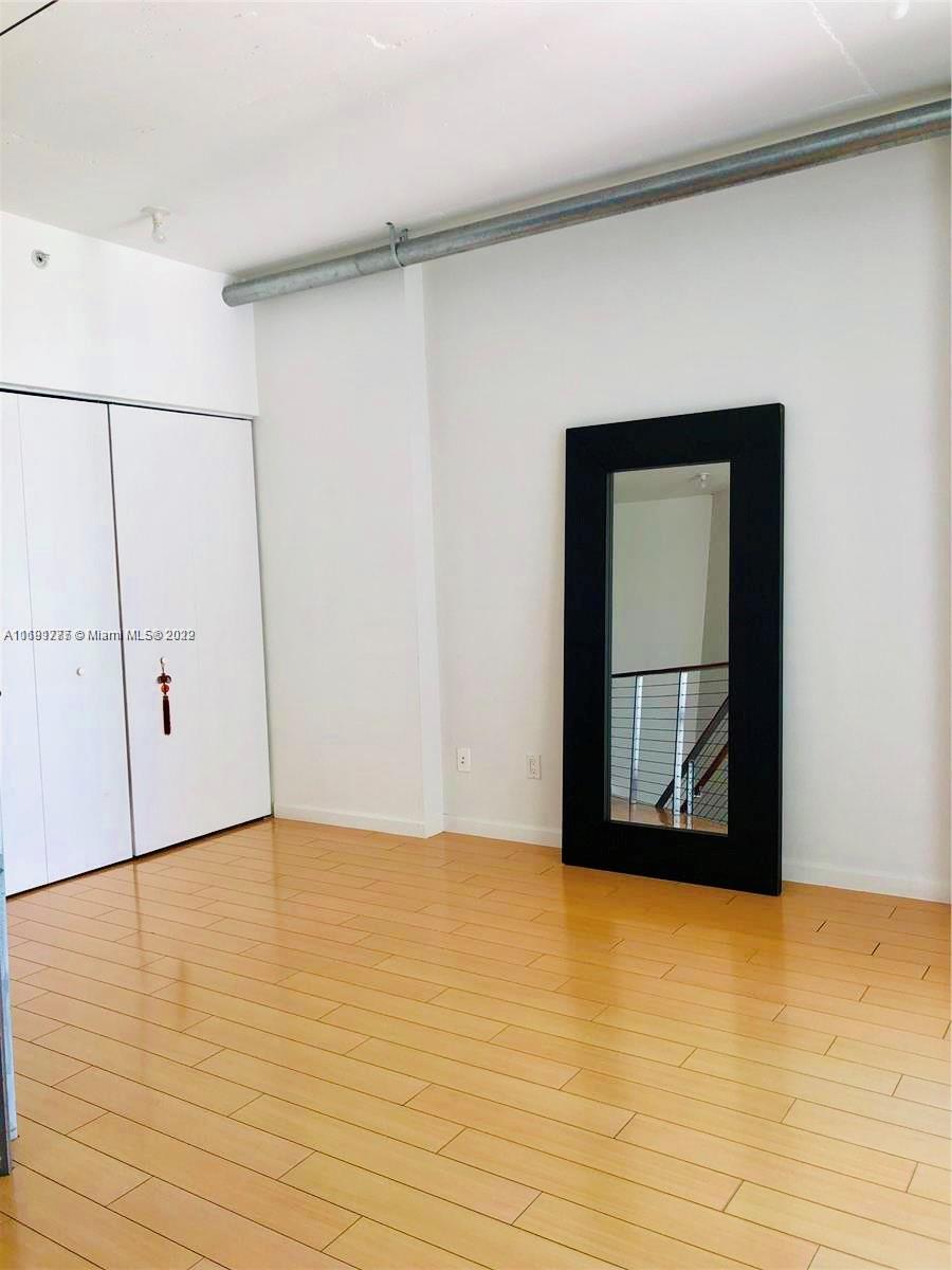690 Southwest 1st Court, Unit 2926 Miami, FL 33130 - Photo 18 of 26 a view of an empty room