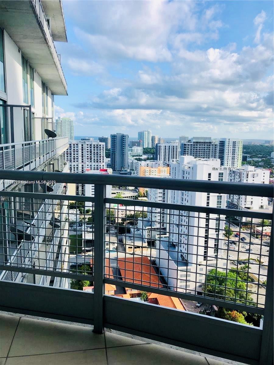 690 Southwest 1st Court, Unit 2926 Miami, FL 33130 - Photo 23 of 26 a view of a large building