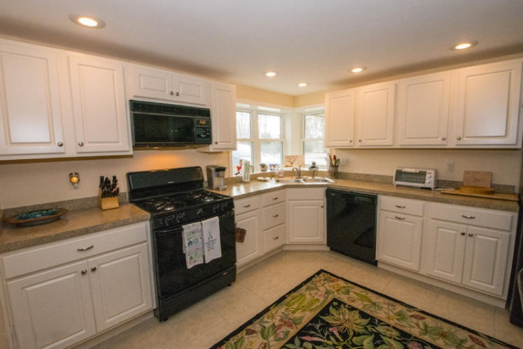 61226 Lenawee Road Cassopolis, MI 49031 - Photo 33 of 49 61226 Lenawee Cass Kitchen (3)