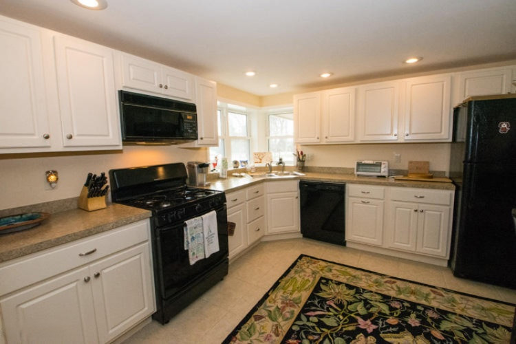 61226 Lenawee Road Cassopolis, MI 49031 - Photo 35 of 49 61226 Lenawee Cass Kitchen