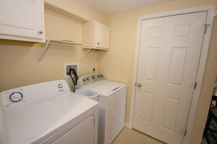 61226 Lenawee Road Cassopolis, MI 49031 - Photo 36 of 49 61226 Lenawee Cass Laundry