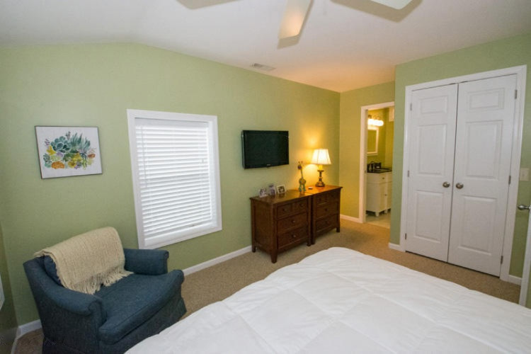 61226 Lenawee Road Cassopolis, MI 49031 - Photo 8 of 49 61226 Lenawee Cass Master bedroom (3)