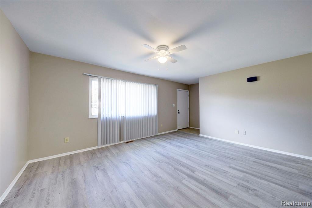 211-215 O'Doherty Road Brighton, MI 48116 - Photo 6 of 22 Gallery Image 6