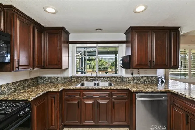 $775,000 | 531 Ventura Avenue, Corona, CA 92879