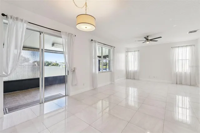 a view of an entryway with a livingroom