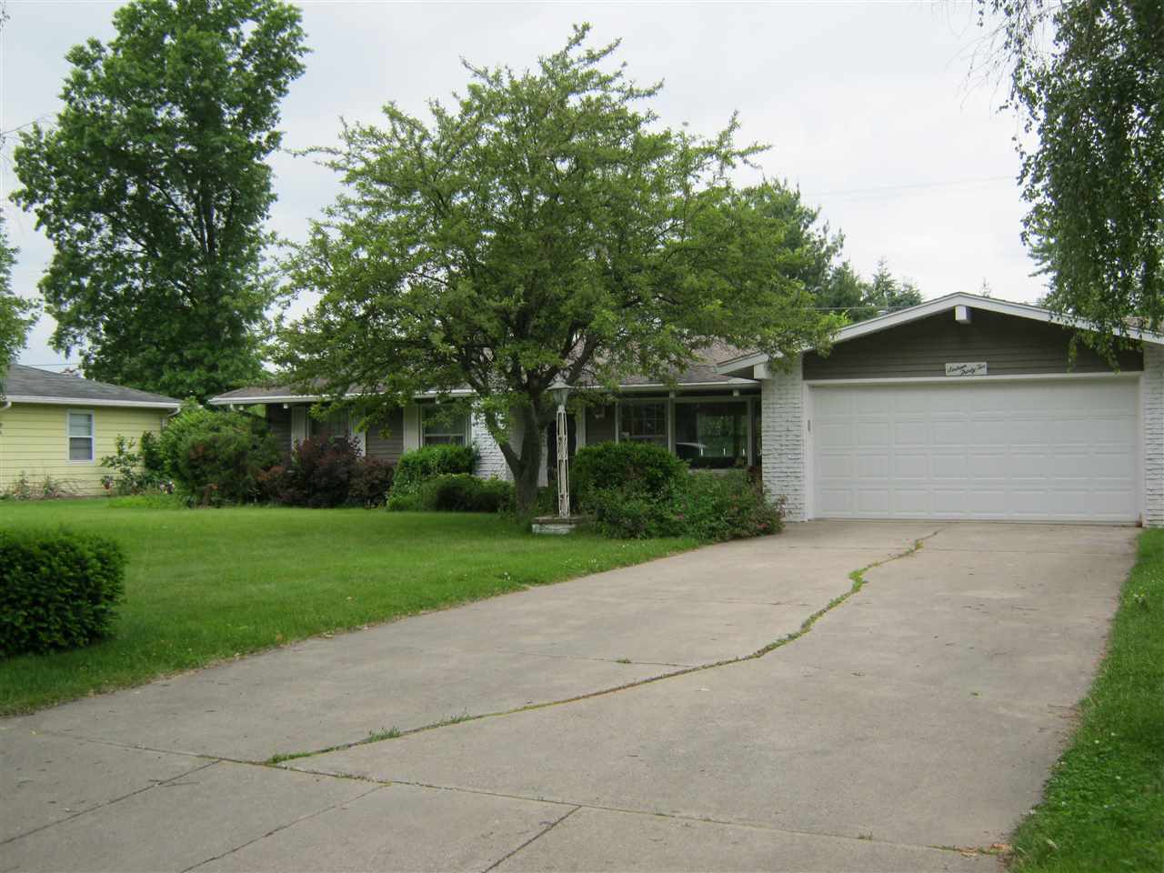 1632 Mayflower Road Fort Wayne, IN 46819 - Photo 1 of 19