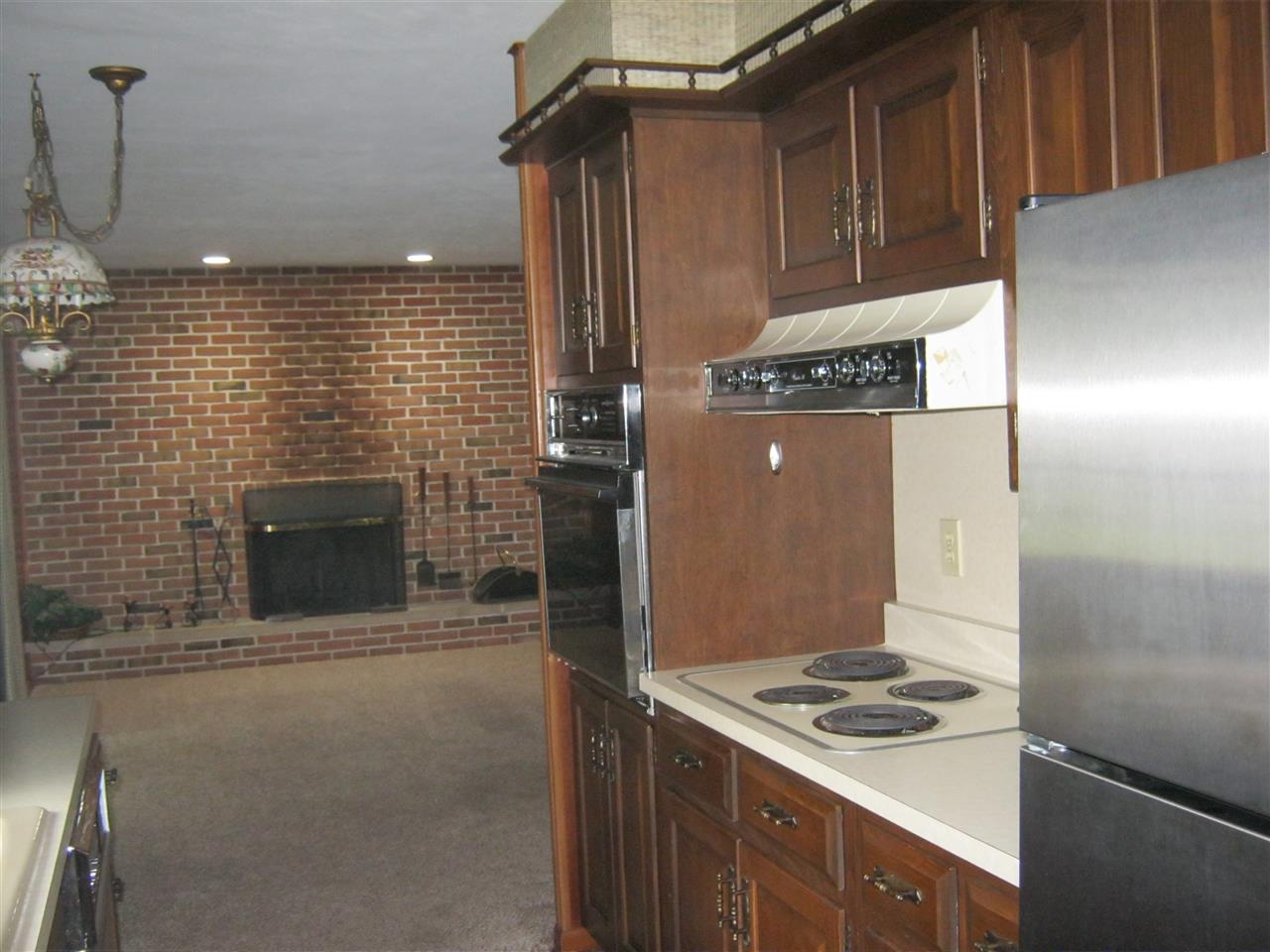 1632 Mayflower Road Fort Wayne, IN 46819 - Photo 3 of 19