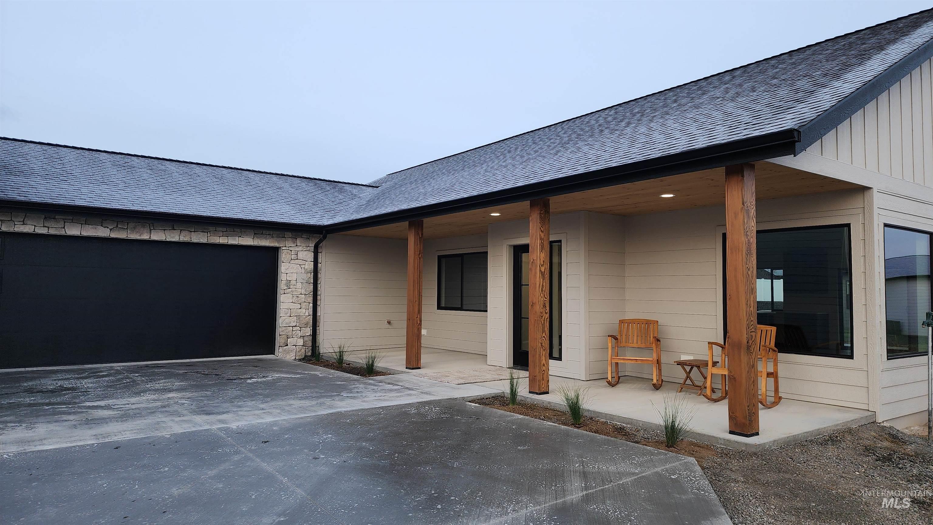 1733 Canyon Crest Way Lewiston, ID 83501 - Photo 3 of 40