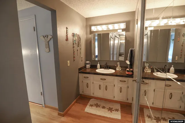 $499,500 | 719 Fullerton Avenue, Buffalo, WY 82834