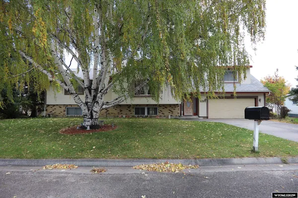 $470,000 | 719 Fullerton Avenue, Buffalo, WY 82834