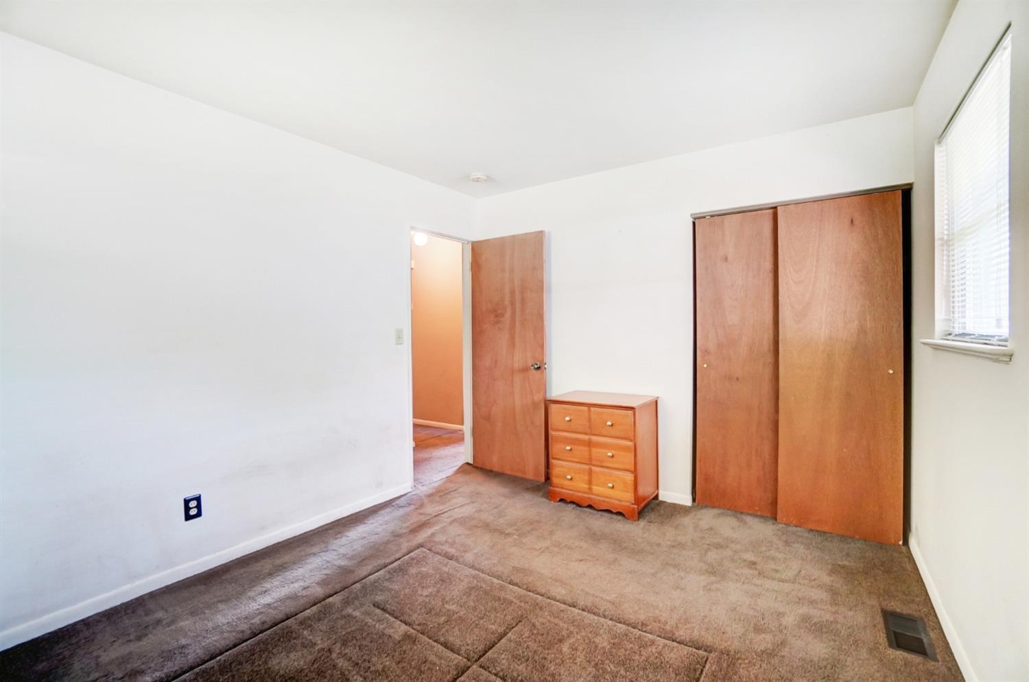11459 Kenn Road Forest Park, OH 45240 - Photo 14 of 27