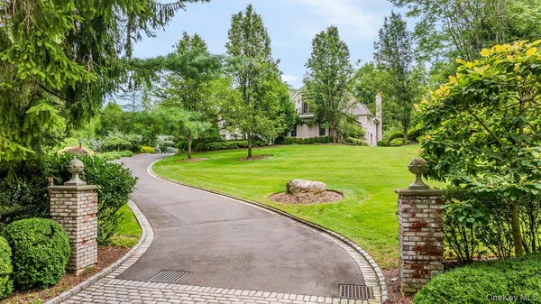 $3,950,000 | 17 Plover Lane, Lloyd Harbor, NY 11743