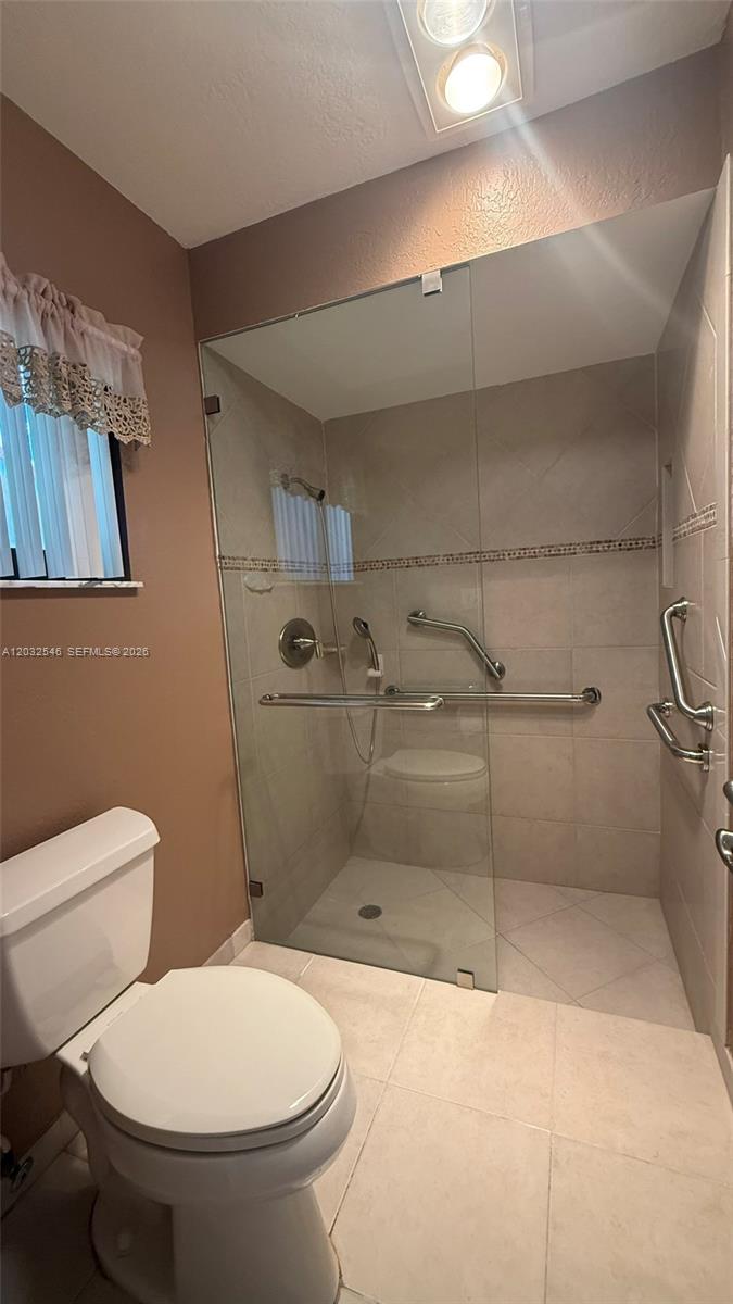 7905 Cloverfield Circle Boca Raton, FL 33433 - Photo 15 of 25 Shower Area