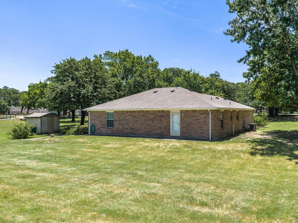 1100 Greg Street Azle, TX 76020 - Photo 30 of 39
