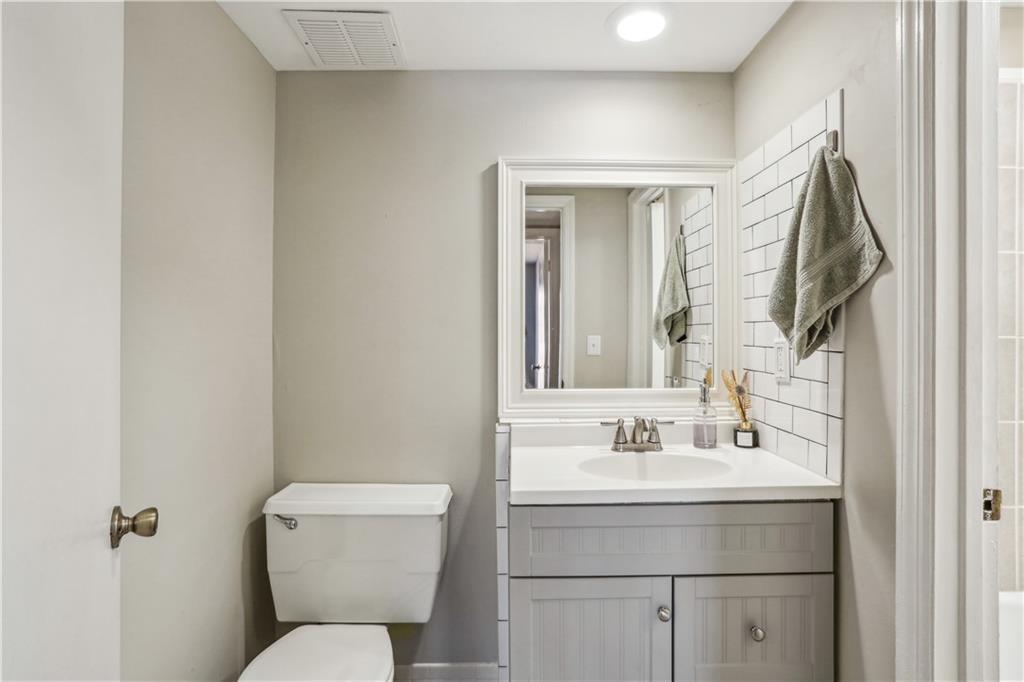 3091 Colonial Way, Unit F2 Atlanta, GA 30341 - Photo 10 of 15