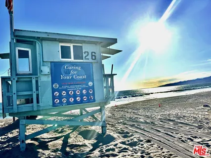 $2,500,000 | 2411 4th Street, Unit 2, Santa Monica, CA 90405