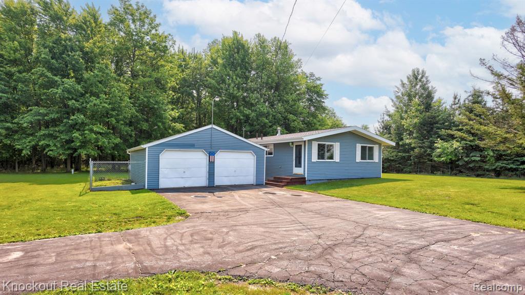 5741 South Merrill Road Merrill, MI 48637 - Photo 2 of 31