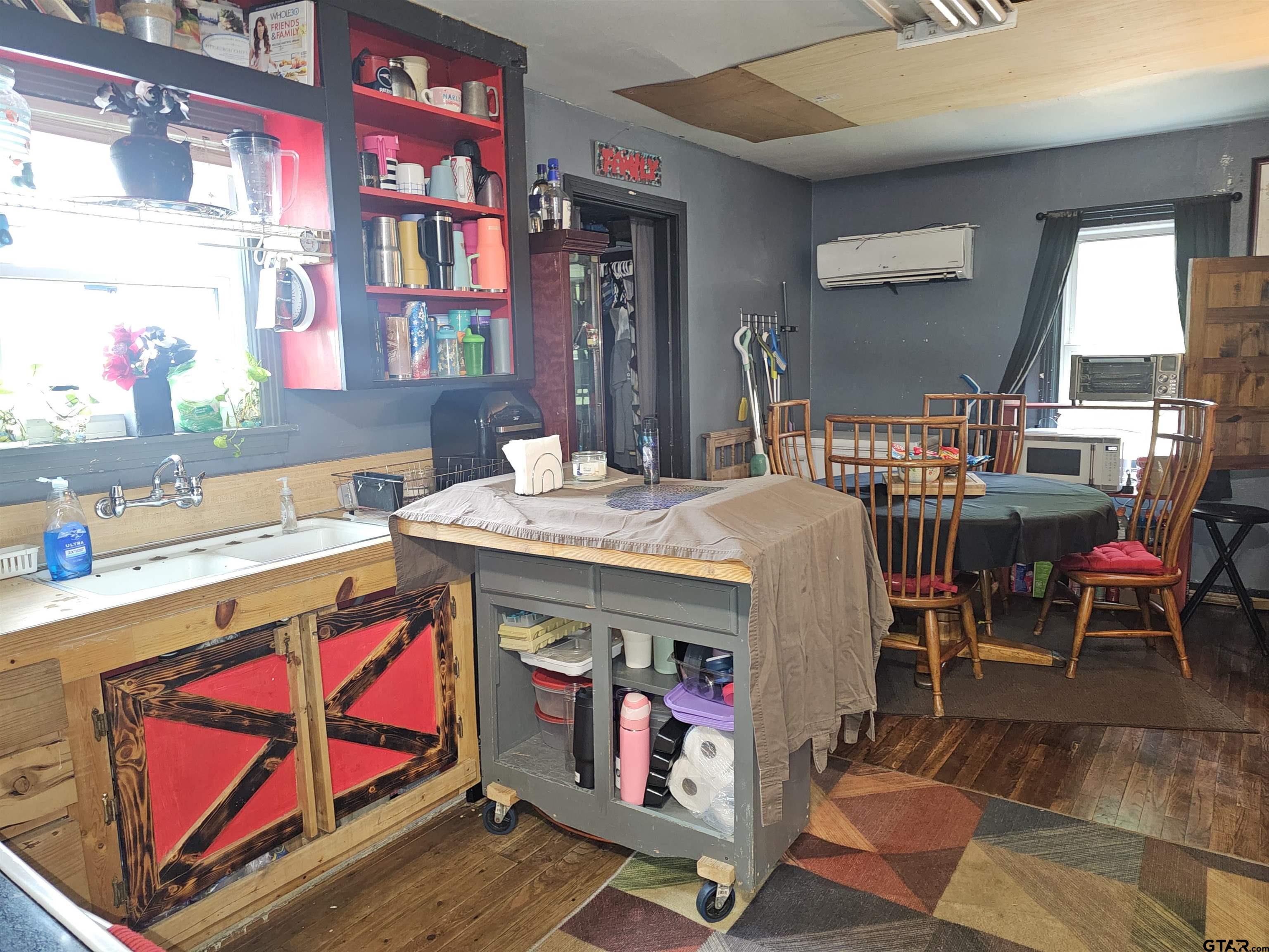 207 Forrest Street Henderson, TX 75654 - Photo 7 of 22