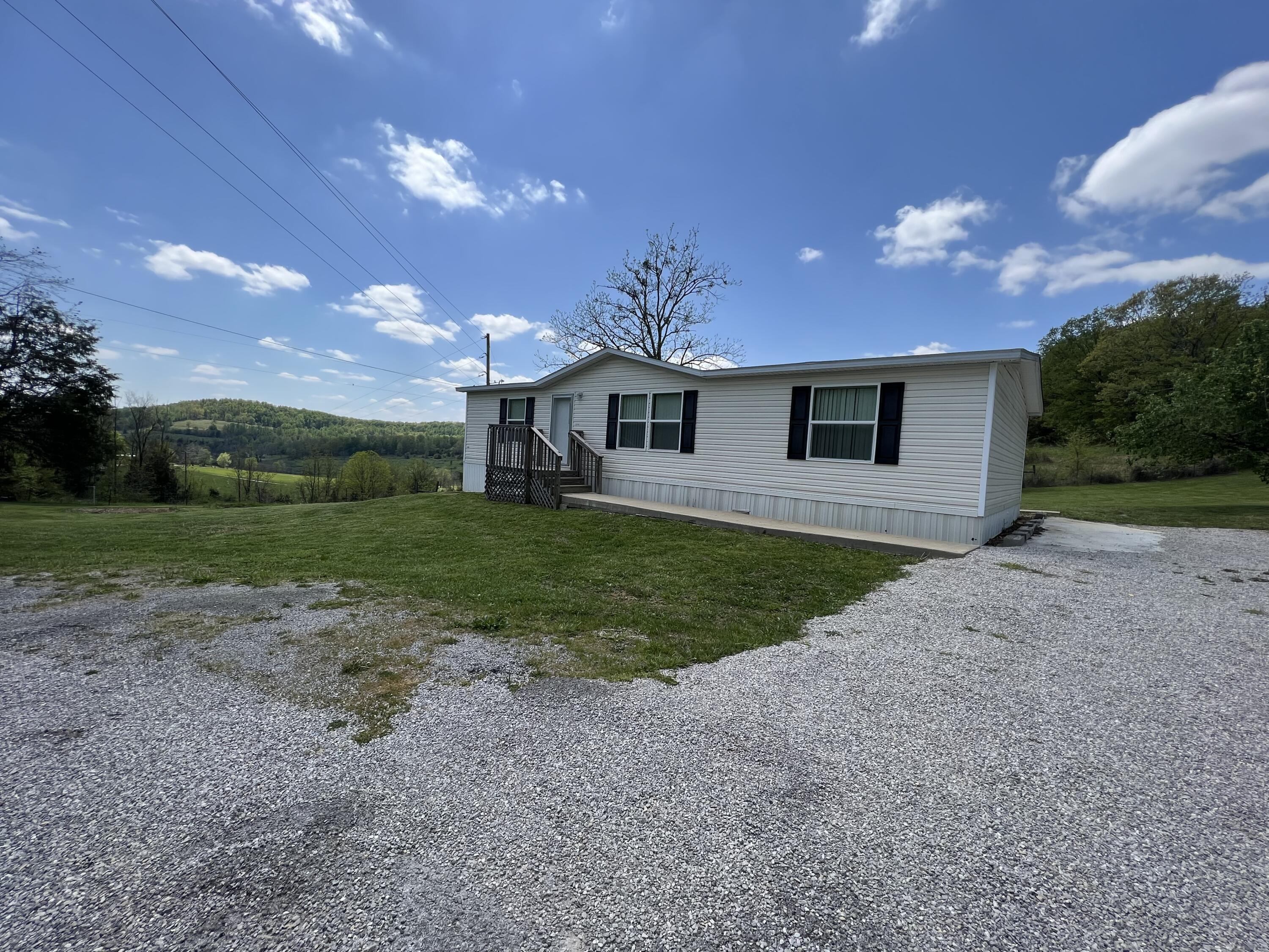 2248 Sand Springs Road Mount Vernon, KY 40456 - Photo 3 of 35 FCBE008E-1553-466E-A797-1CB779D7DA27
