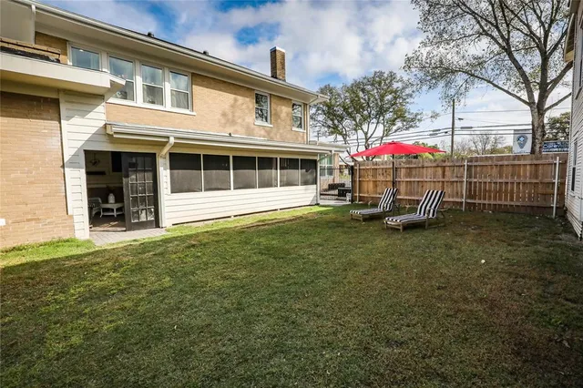 $560,000 | 921 North Center Street, Bonham, TX 75418