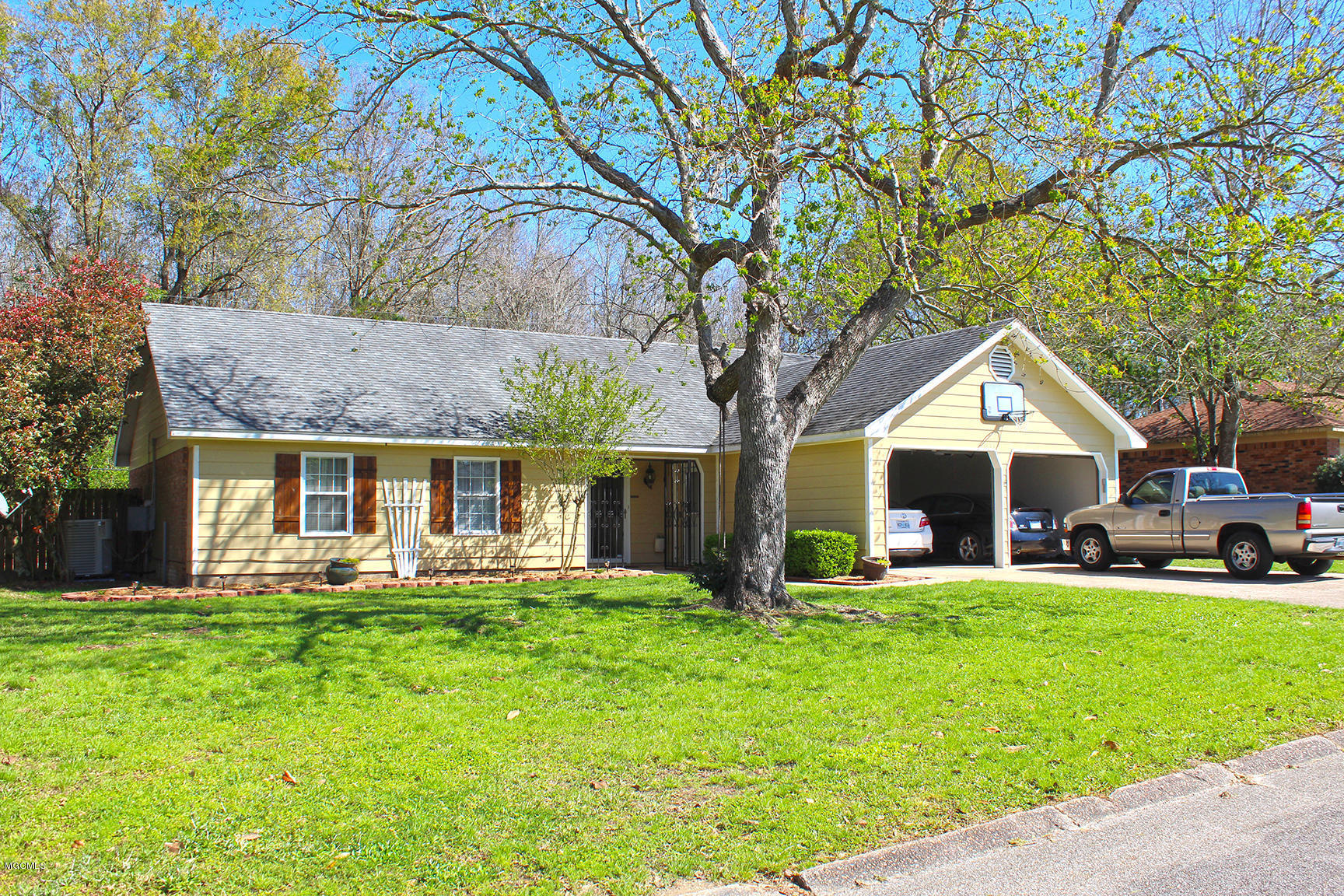 13040 Depew Road Gulfport, MS 39503 - Photo 3 of 25 IMG_1561