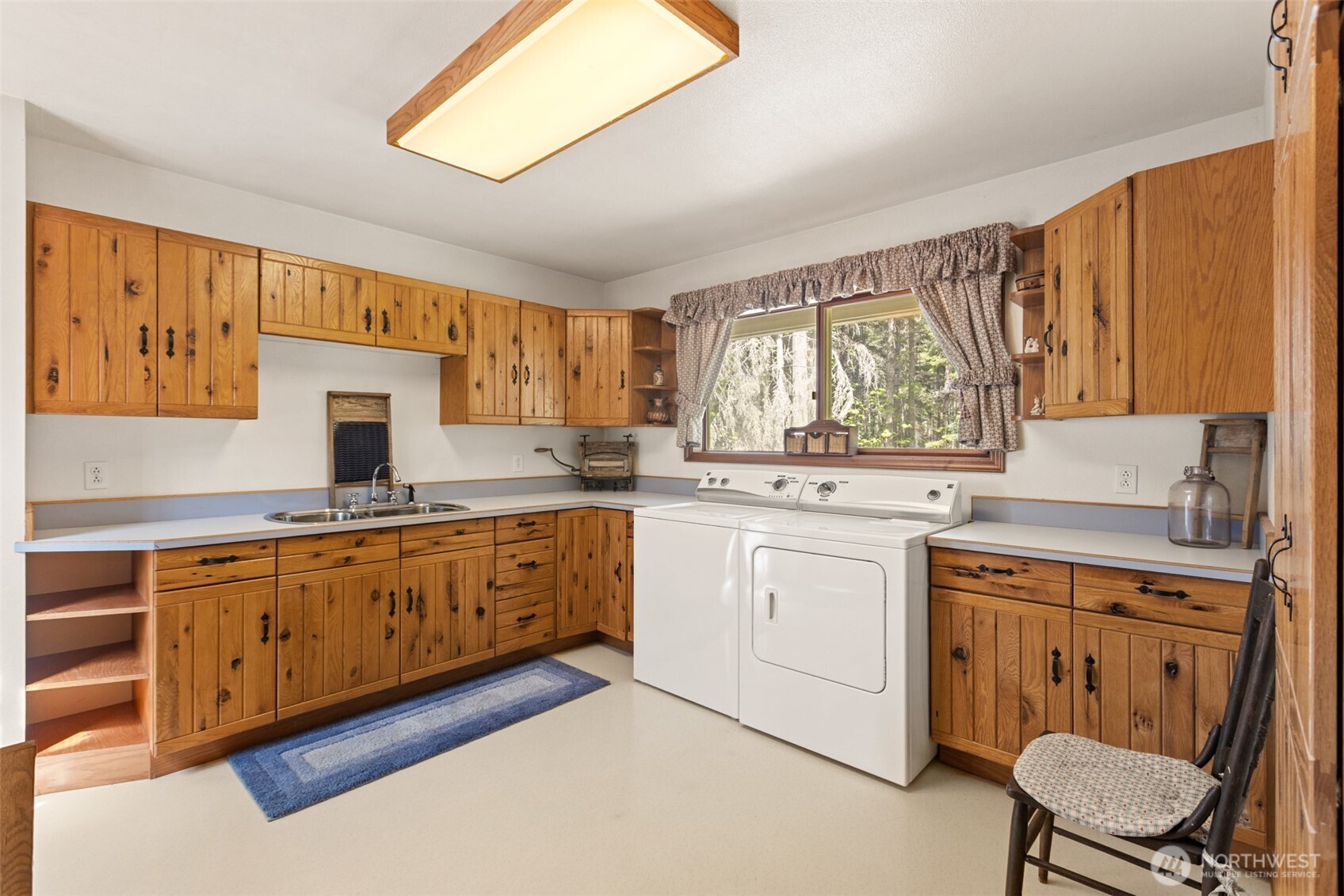 516 Gellor Road Port Angeles, WA 98362 - Photo 12 of 40