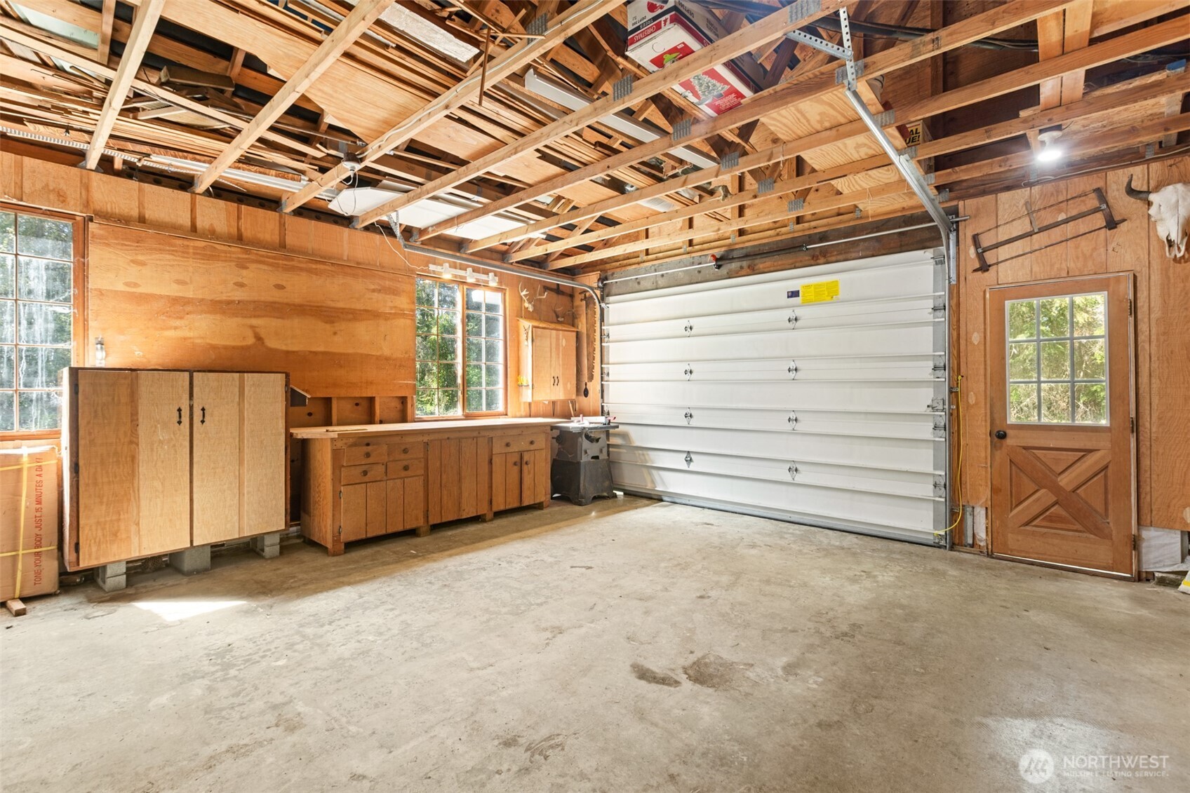 516 Gellor Road Port Angeles, WA 98362 - Photo 10 of 40